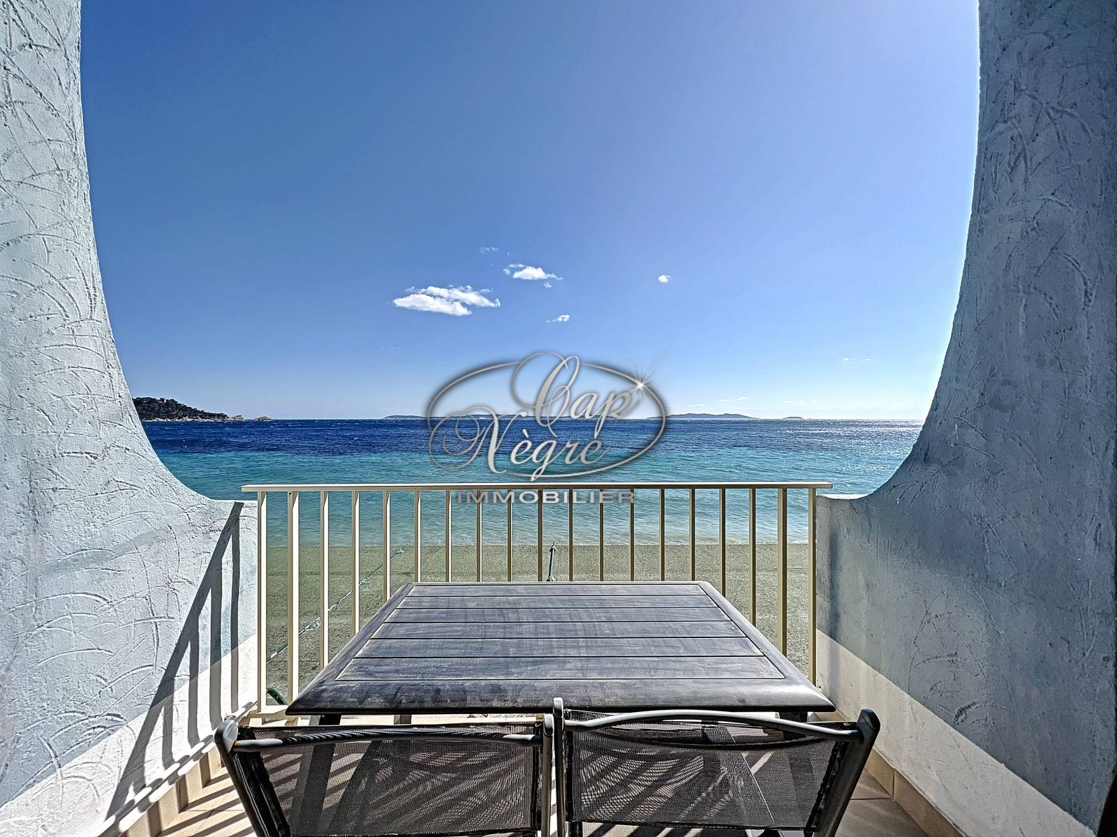 Villa avec piscine et jardin en vente Plage de Saint-Clair dans le Lavandou