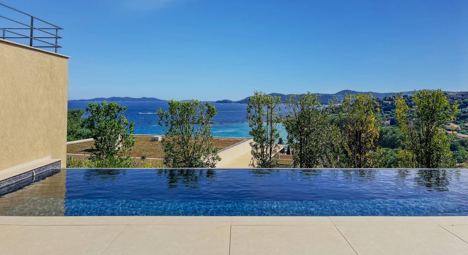 Propriété de prestige à vendre Le Lavandou sur le littoral varois dans le golfe de saint-Tropez 