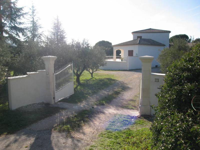 MAGNIFIQUE PROPRIÉTÉ EN PROVENCE VERTE AVEC TERRAIN D'OLIVIERS - BRIGNOLES