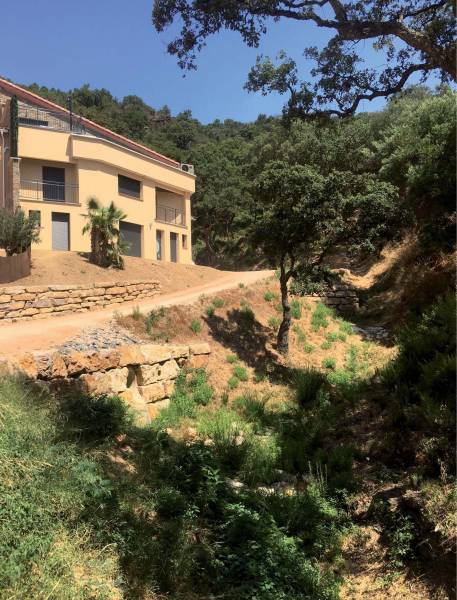 SUPERBE PROPRIÉTÉ AVEC PISCINE ET VUE MER - LE RAYOL-CANADEL