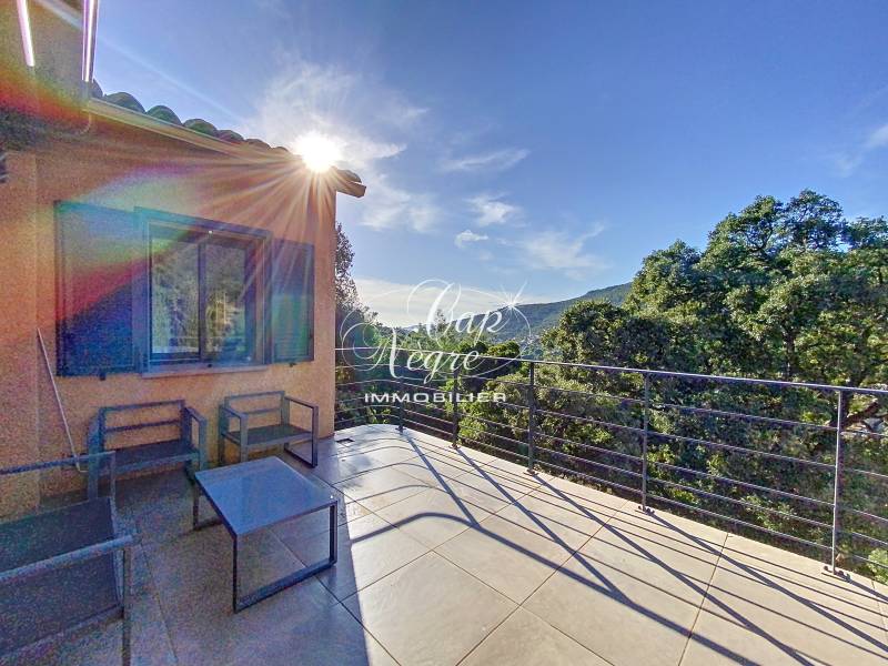 VENDU - VILLA AVEC PISCINE RAYOL-CANADEL