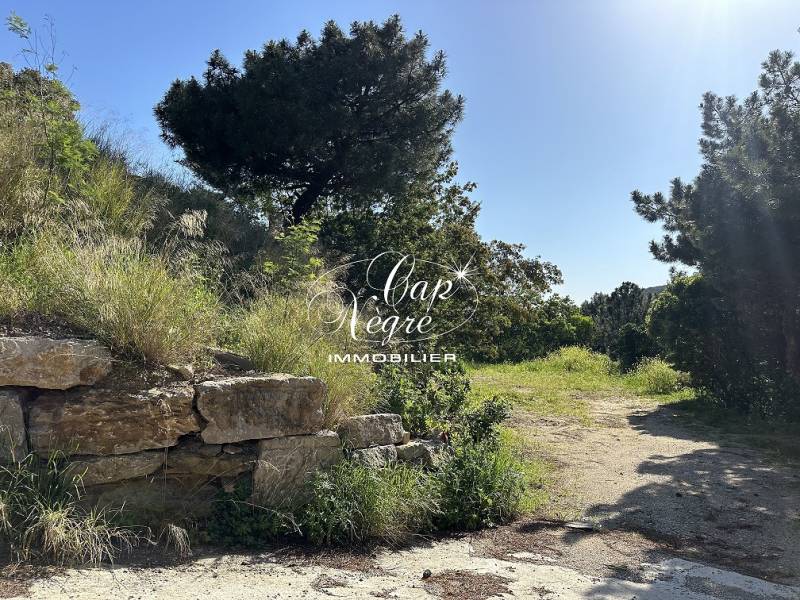 EXCLUSIVITÉ RAYOL CANADEL SUR MER - TERRAIN A BATIR