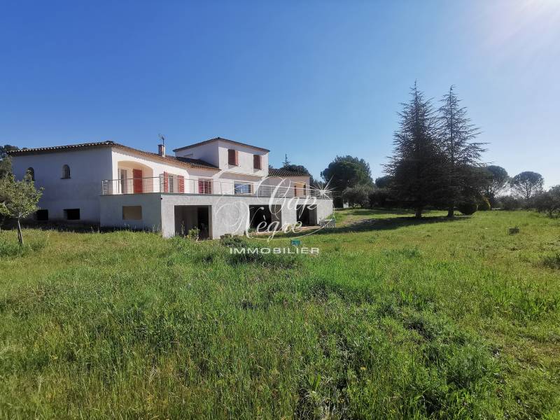 BRIGNOLES (83) - PROPRIÉTÉ CHAMPÊTRE RÉCENTE