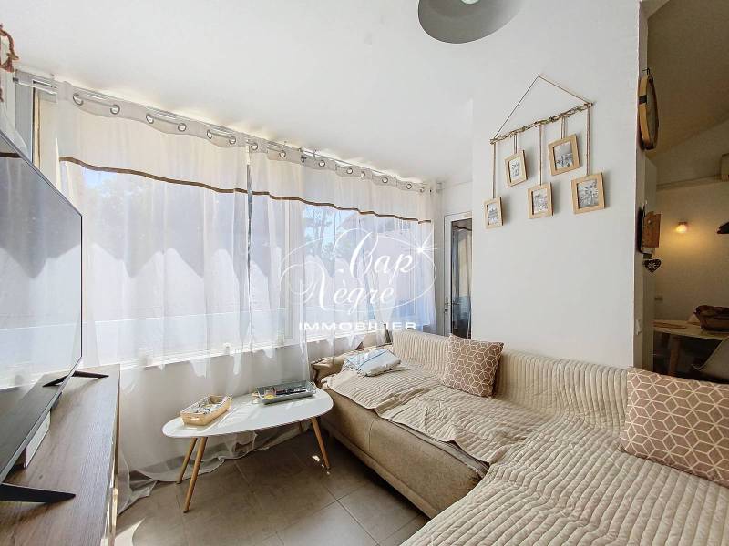 MAZET T2 À VENDRE 34M² EN RÉSIDENCE AVEC PISCINE À LA CROIX VALMER