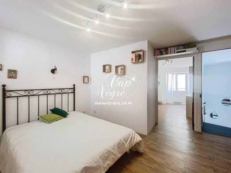 DUPLEX T2 À VENDRE 52M² REFAIT À NEUF À HYÈRES MÉDIÉVAL