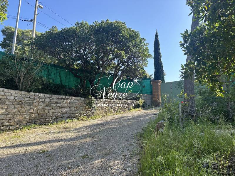 A VENDRE AU CANADEL TERRAIN A BATIR