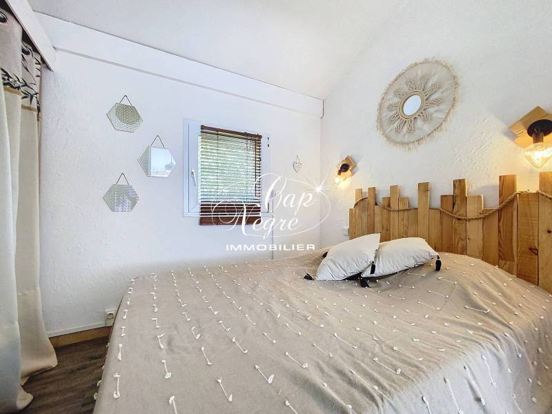 MAZET T2 À VENDRE 34M² EN RÉSIDENCE AVEC PISCINE À LA CROIX VALMER