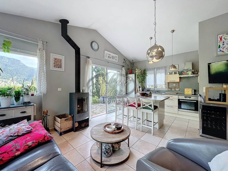 EXCLUSIVITÉ - MAISON 4 CHAMBRES  AVEC PISCINE À VENDRE SAINT-CLAIR