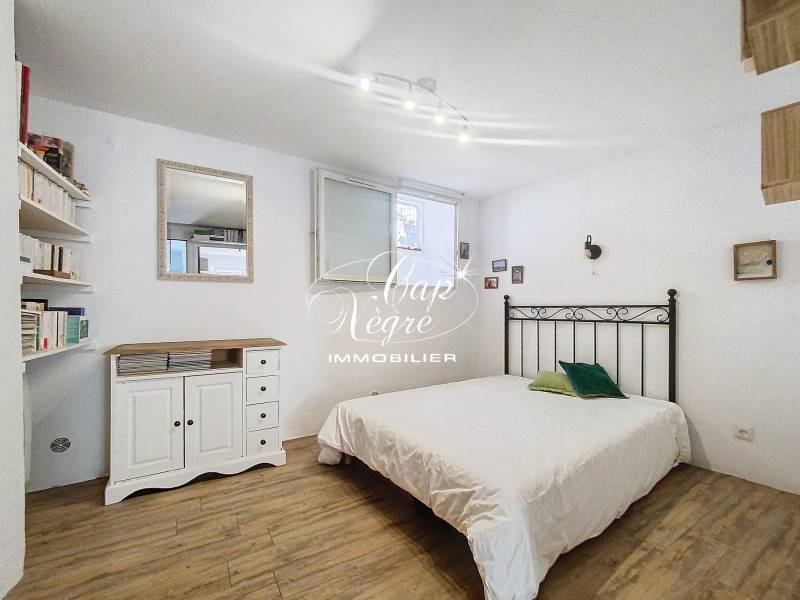 DUPLEX T2 À VENDRE 52M² REFAIT À NEUF À HYÈRES MÉDIÉVAL