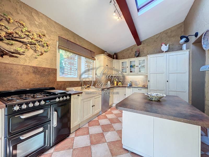 RAYOL CANADEL - PROPRIÉTÉ VUE MER ET COLLINES