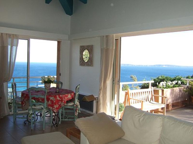 MAISON T7 LE RAYOL-CANADEL VUE MER