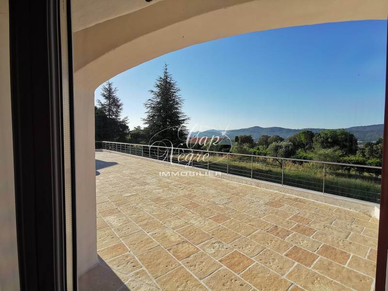 BRIGNOLES (83) - PROPRIÉTÉ CHAMPÊTRE RÉCENTE