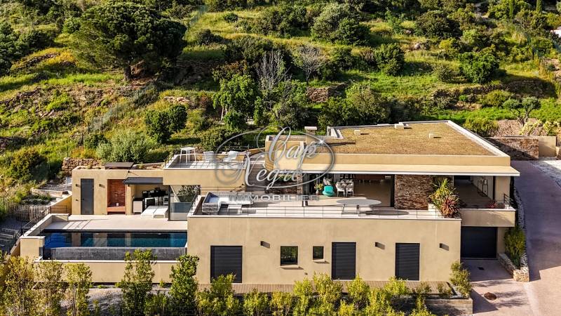 LE CLOS DE SAINT CLAIR - LUXUEUSE VILLA A SAINT CLAIR MAISON NEUVE D'ARCHITECTE FRAIS DE NOTAIRE REDUITS SAINT CLAIR LE LAVANDOU - EN EXCLUSIVITE