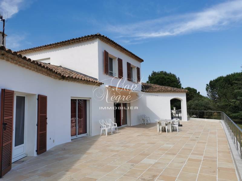 BRIGNOLES (83) - PROPRIÉTÉ CHAMPÊTRE RÉCENTE