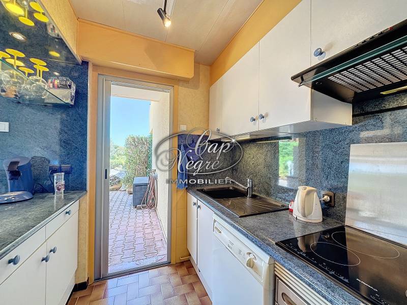 VENDU PAR CAP NEGRE - EXCLUSIVITÉ - APPARTEMENT T2 VUE MER & LES ÎLES À AIGUEBELLE