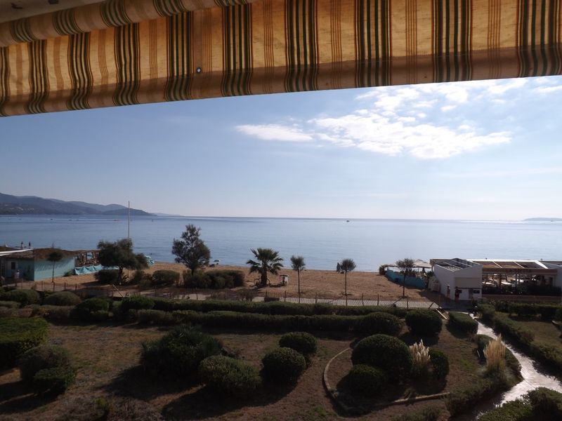 APPARTEMENT T3 LE LAVANDOU VUE MER IMPRENABLE