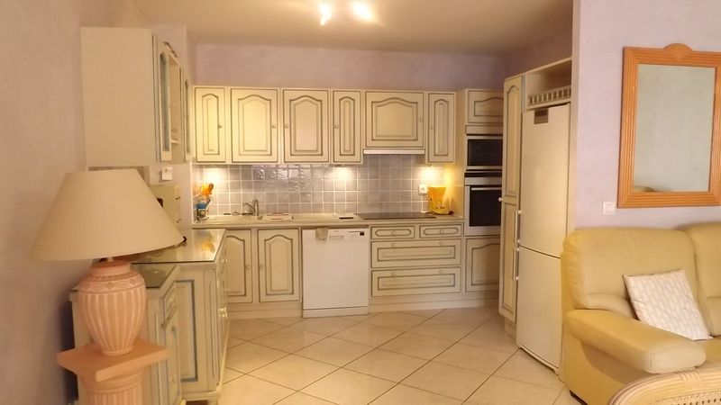 APPARTEMENT T4 LE LAVANDOU