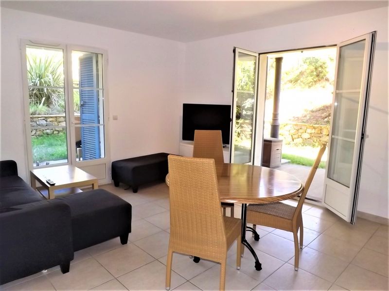 APPARTEMENT T3  REZ DE JARDIN