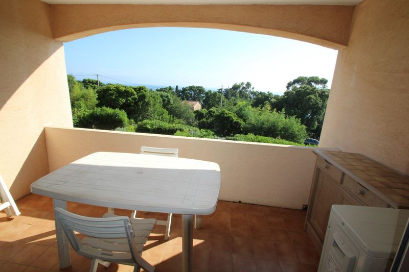 APPARTEMENT T2 PIECES VUE MER T2 LE RAYOL-CANADEL