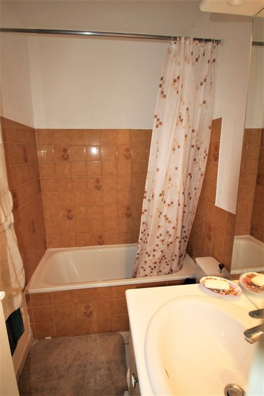 STUDIO REZ DE JARDIN  LE LAVANDOU - PRAMOUSQUIER