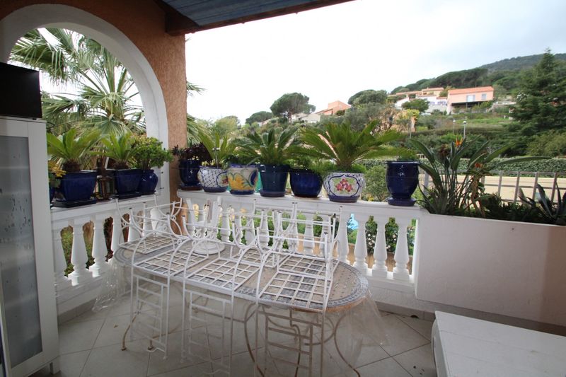 SOUS OFFRE - T2 MEZZANINE RESIDENCE AVEC PISCINE -  LE LAVANDOU - CAVALIÈRE