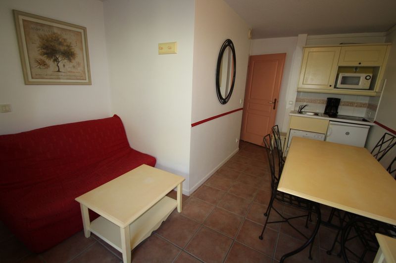 APPARTEMENT T4-6 PERSONNES - IDEAL VACANCES- T2 LE LAVANDOU PRAMOUSQUIER PROCHE PLAGE