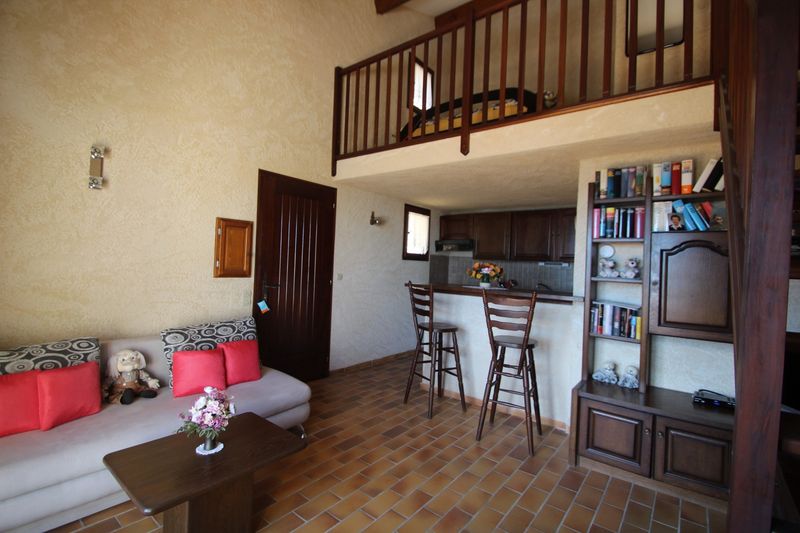 PETIT MAS A VENDRE VAR