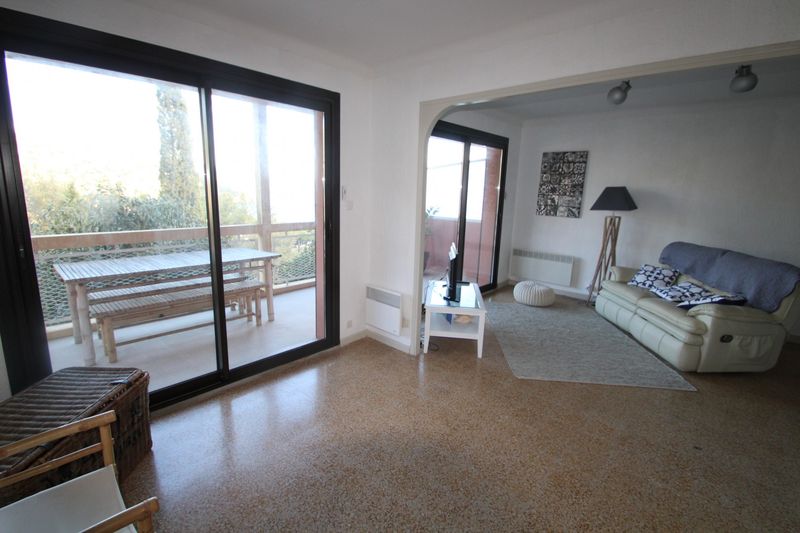 grand T2 vue mer hauteurs saint clair var