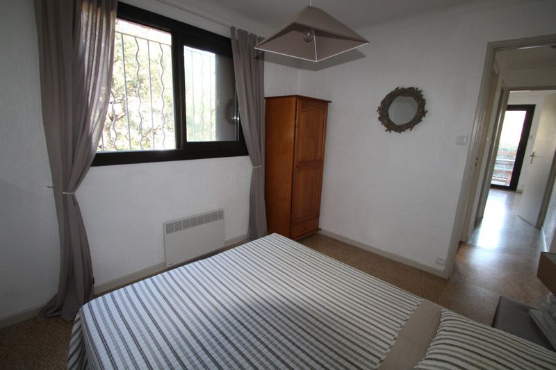 grand appartement avec parking et cave vue mer Le Lavandou