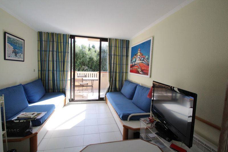 APPARTEMENT PROCHE PLAGE T2 LE LAVANDOU PRAMOUSQUIER PLAGE A PIEDS