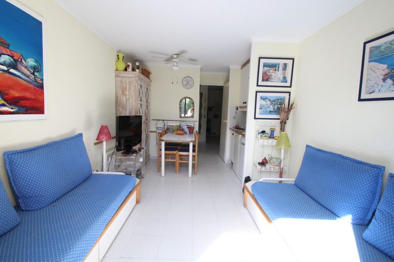 APPARTEMENT PROCHE PLAGE T2 LE LAVANDOU PRAMOUSQUIER PLAGE A PIEDS