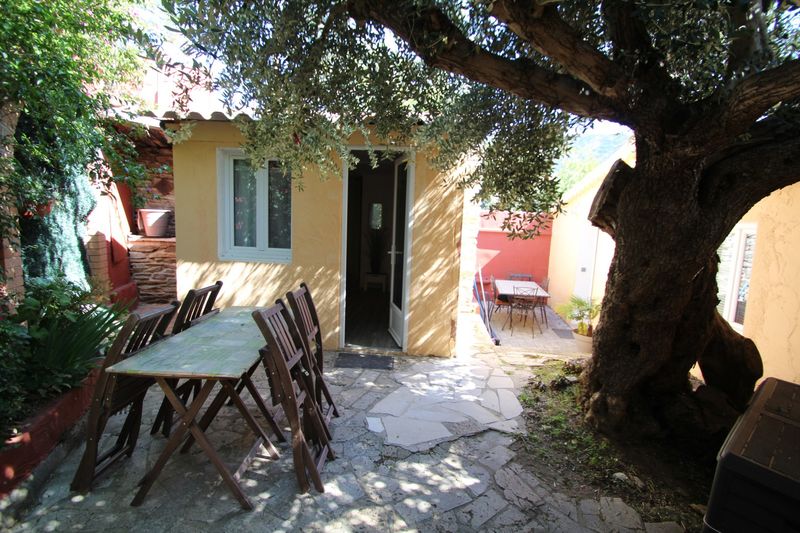 A VENDRE T2 ET STUDIO INDEPENDANTS A VENRE SAINT CLAIR LE LAVANDOU