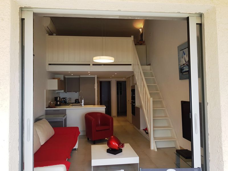 APPARTEMENT T4 LE LAVANDOU PRAMOUSQUIER