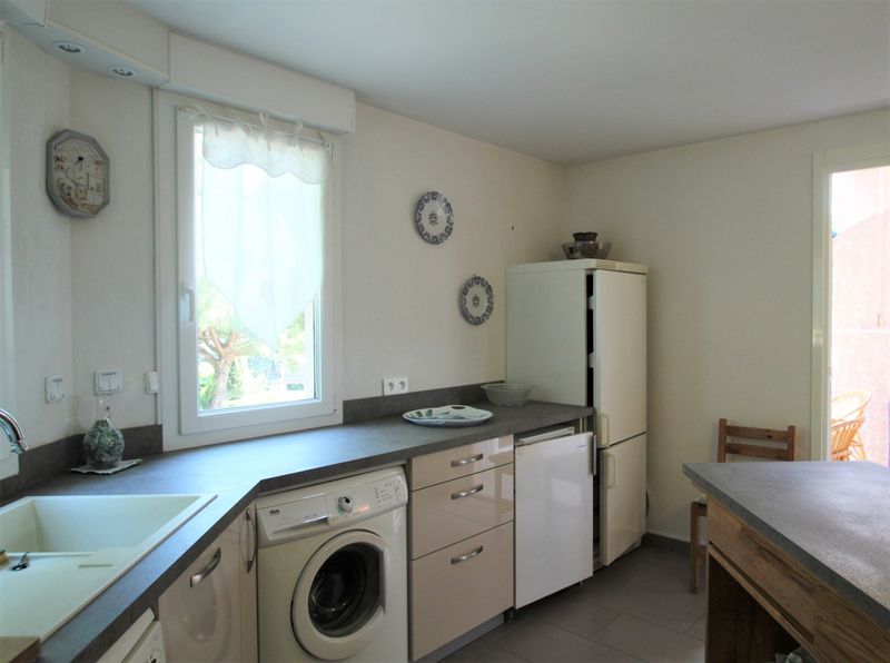 GRAND T3 EN DUPLEX GARAGE ET PARKING LE LAVANDOU CAVALIÈRE