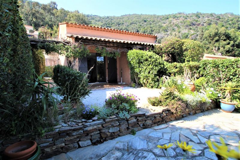 pramousquier vue mer proche plage mazet de charme