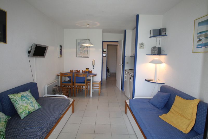 Var Pramousquier pieds dans l'eau parking sous sol jardin