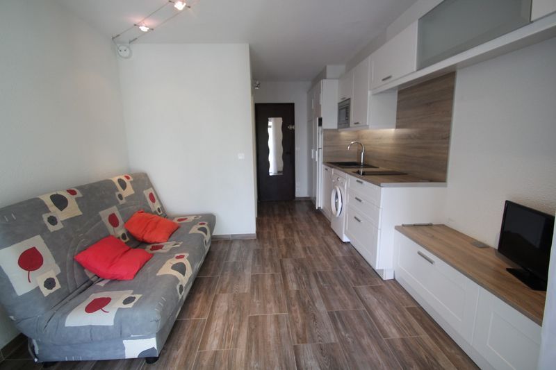 STUDIO REFAIT A NEUF VAR PRAMOUSQUIER