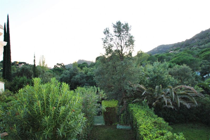 pramousquier var T2 mezzanine parking