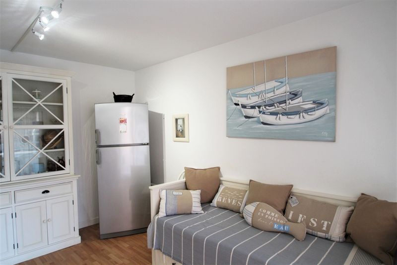 studio cabine refaite avec terrasse et parking privé Le Lavandou Cavalière