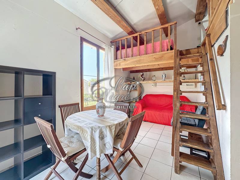 Maison à vendre au Lavandou, proche mer et centre-ville, avec terrain aménageable et potentiel rare