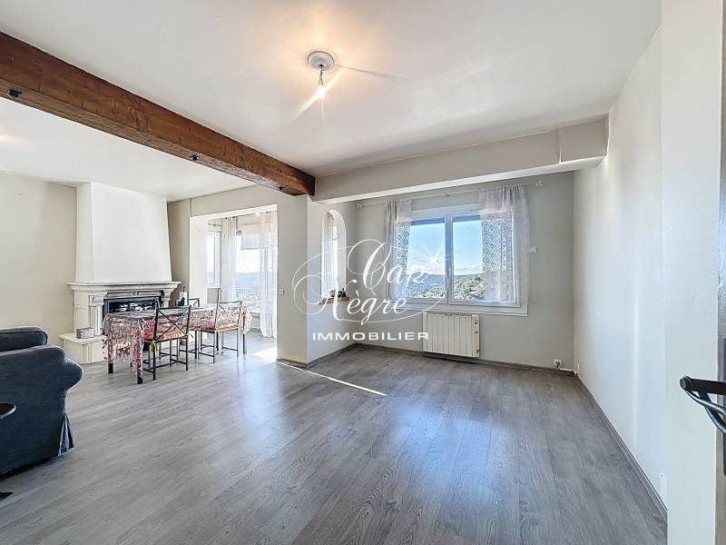 Appartement spacieux et lumineux au cœur du village historique de Bormes-les-Mimosas