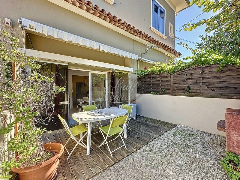 superbe appartement dans résidence avec piscine et jacuzzi proche plage Le Lavandou St Clair