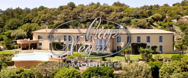 CAP BENAT : luxe et raffinement pour cette propriété d'exception.