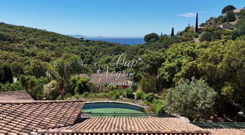 Propriété d'exception vue sur la mer à vendre à Cavalière