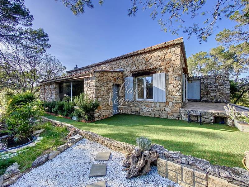 BERGERIE RÉNOVÉE À VENDRE AVEC MAZET PROCHE LAC DE CARCÈS