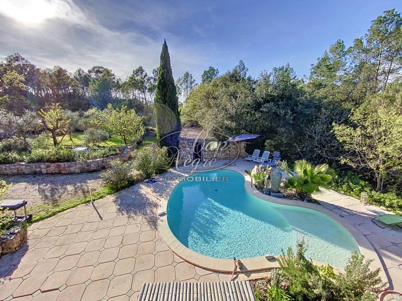 BERGERIE RÉNOVÉE À VENDRE AVEC MAZET PROCHE LAC DE CARCÈS