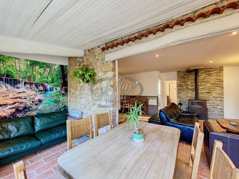 BERGERIE RÉNOVÉE À VENDRE AVEC MAZET PROCHE LAC DE CARCÈS