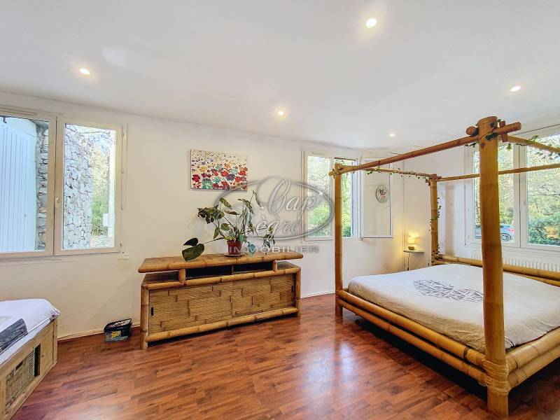 BERGERIE RÉNOVÉE À VENDRE AVEC MAZET PROCHE LAC DE CARCÈS