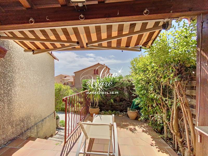 VENDU - MAZET T2 VUE MER À VENDRE DANS RÉSIDENCE CALME AVEC PISCINE À CAVALAIRE SUR MER