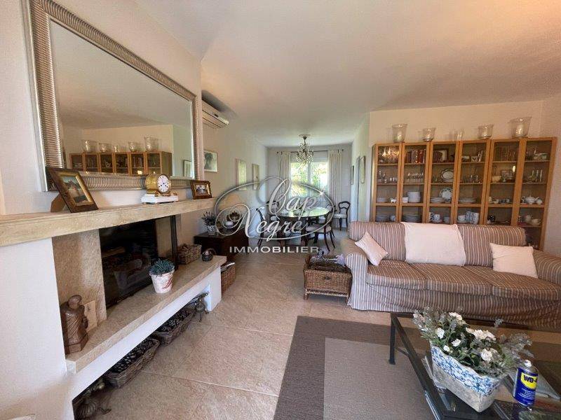 CAVALIÈRE - PROPRIÉTÉ AU CALME - LOTISSEMENT PRIVÉ